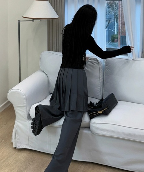 by LEGNA(バイレグナ)の「コンブレイヤードプリーツスカートパンツ(その他パンツ・レディース・ブラック/チャコール・FREE)」の10枚目の写真