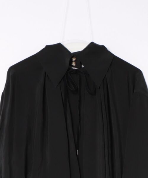 Vivienne Westwood(ヴィヴィアンウエストウッド)の「クリアクリンクルキュプラギャザーボリュームブラウス(シャツ/ブラウス・レディース・グリーン/ブラック・FREE)」の4枚目の写真