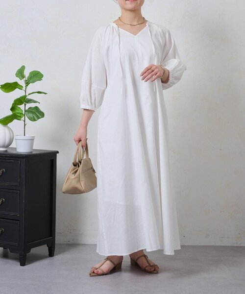 Jena espace merveilleux（ジェナ　エスパスメルヴェイユ）の「キーネックリネンワンピ（ワンピース・レディース・ブラック/ブルー/オフホワイト・FREE）」の8枚目の写真