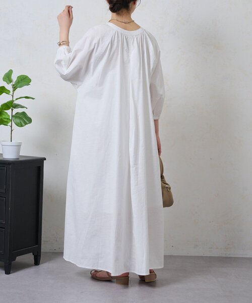 Jena espace merveilleux（ジェナ　エスパスメルヴェイユ）の「キーネックリネンワンピ（ワンピース・レディース・ブラック/ブルー/オフホワイト・FREE）」の9枚目の写真