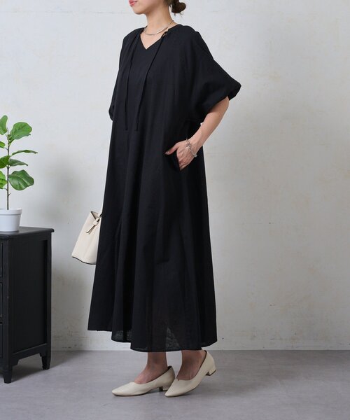 Jena espace merveilleux（ジェナ　エスパスメルヴェイユ）の「キーネックリネンワンピ（ワンピース・レディース・ブラック/ブルー/オフホワイト・FREE）」の21枚目の写真