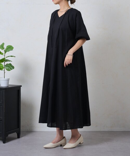 Jena espace merveilleux（ジェナ　エスパスメルヴェイユ）の「キーネックリネンワンピ（ワンピース・レディース・ブラック/ブルー/オフホワイト・FREE）」の22枚目の写真