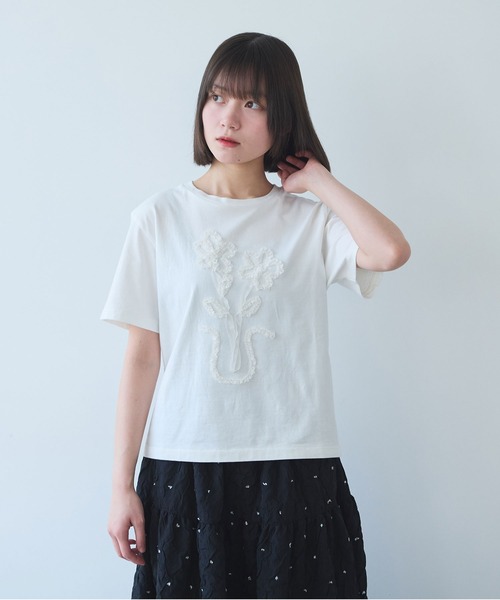 bulle de savon（ビュルデサボン）の「花びんのテープ刺繍 Tシャツ（Tシャツ/カットソー・レディース・グレー/ブルー/ホワイト・FREE）」の10枚目の写真