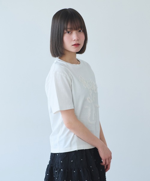 bulle de savon（ビュルデサボン）の「花びんのテープ刺繍 Tシャツ（Tシャツ/カットソー・レディース・グレー/ブルー/ホワイト・FREE）」の7枚目の写真