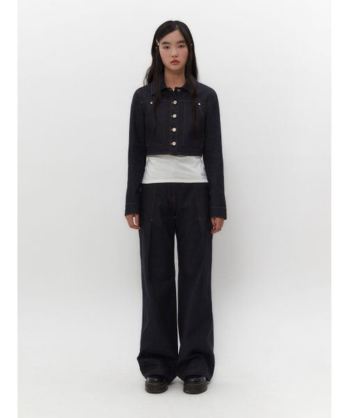 TUOMIO（トゥオミオ）の「TUCKED DENIM PANTS [INDIGO]（デニムパンツ・レディース・その他・1/2）」の2枚目の写真