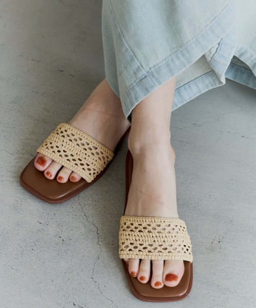 OLUN(オルン)の「natural crochet flat sandals/ナチュラルクロシェフラットサンダル(サンダル・レディース・ベージュ/ブラウン・LARGE/MEDIUM/SMALL/LL)」の5枚目の写真
