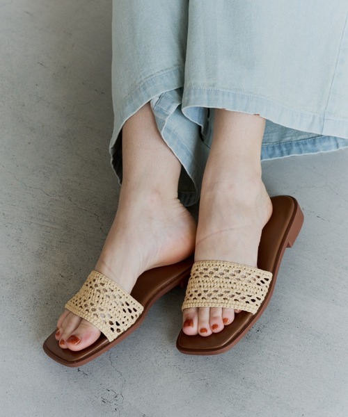 OLUN(オルン)の「natural crochet flat sandals/ナチュラルクロシェフラットサンダル(サンダル・レディース・ベージュ/ブラウン・LARGE/MEDIUM/SMALL/LL)」の7枚目の写真