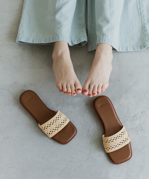 OLUN(オルン)の「natural crochet flat sandals/ナチュラルクロシェフラットサンダル(サンダル・レディース・ベージュ/ブラウン・LARGE/MEDIUM/SMALL/LL)」の9枚目の写真