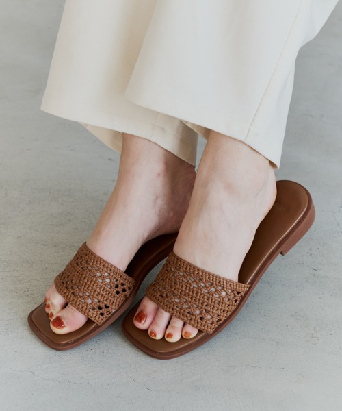 OLUN(オルン)の「natural crochet flat sandals/ナチュラルクロシェフラットサンダル(サンダル・レディース・ベージュ/ブラウン・LARGE/MEDIUM/SMALL/LL)」の13枚目の写真