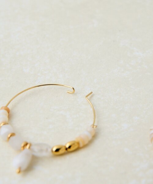 ear PAPILLONNER(イアパピヨネ)の「ワントーンフープピアス(ピアス(両耳用)・レディース・ブラウン/ホワイト・FREE)」の5枚目の写真