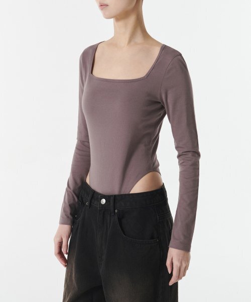 MUSINSA STANDARD WOMAN（ムシンサスタンダードウーマン）の「ウィメンズスクエアネック長袖ボディスーツ[レッドブラウン]（Tシャツ/カットソー・レディース・その他・SMALL/MEDIUM/LARGE/X-SMALL）」の2枚目の写真