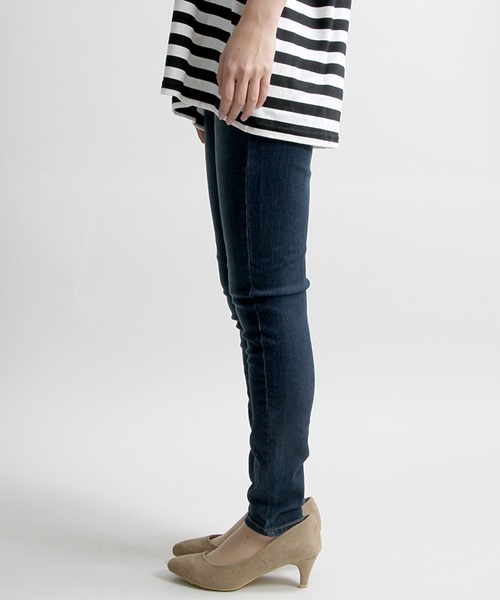 WEGO（ウィゴー）の「WEGO/フィラメントスキニ―パンツ（デニムパンツ・レディース・ブラック/インディゴブルー/ダークインディゴブルー/ライトインディゴブルー・SMALL/LARGE/MEDIUM）」の5枚目の写真