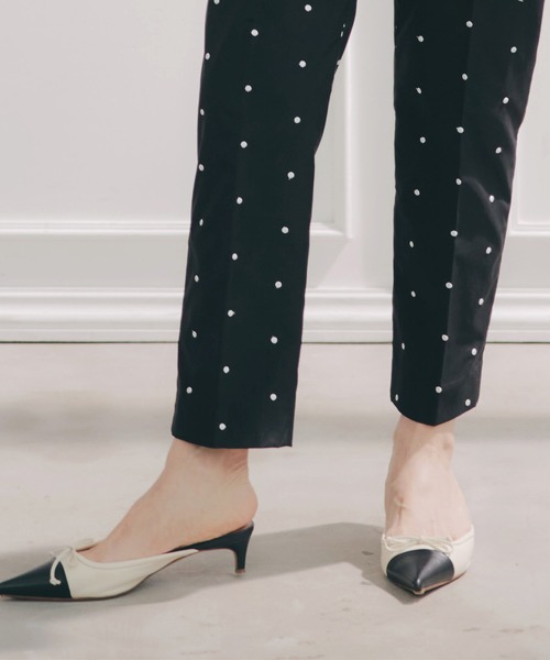 Liala×PG(リアラバイピージー)の「ドット 刺しゅう センタープレス パンツ Liala×PG(その他パンツ・レディース・ブラック/ベージュ・S/M)」の9枚目の写真