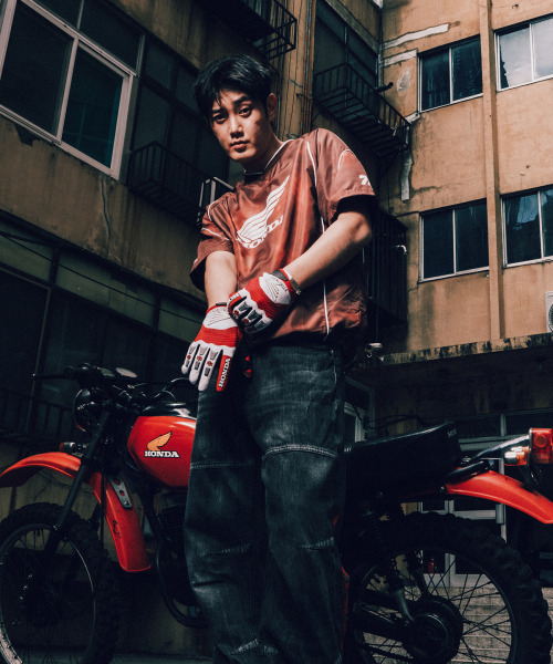 PHYPS MOTORCYCLE(フィップスモーターサイクル)の「Nylon X-Ray Racing Short Sleeve Red(Tシャツ/カットソー・レディース・その他・SMALL/MEDIUM/LARGE/X-LARGE)」の1枚目の写真