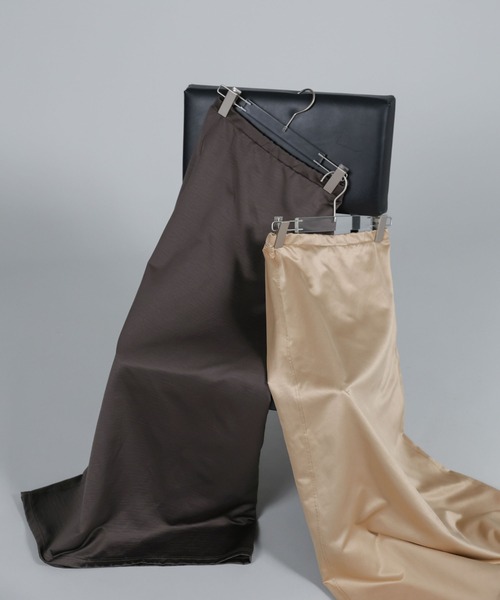 select MOCA Et（セレクトモカエト）の「【Et】Matte Satin I-line Long Skirt（スカート・レディース・ベージュ/チャコール・FREE）」の13枚目の写真
