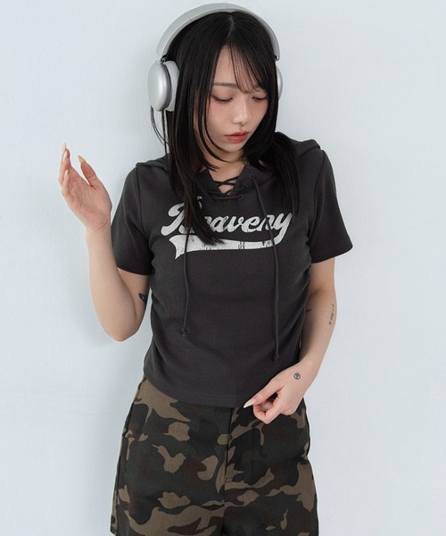 WEGO(ウィゴー)の「WEGO/レースアップフードちびT(Tシャツ/カットソー・レディース・スミクロ/ブラウン/その他1・FREE)」の2枚目の写真