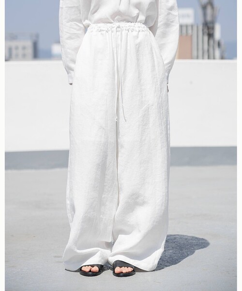 Bshop(ビショップ)の「eunoia | リネンギャザーパンツ WOMEN(その他パンツ・レディース・ブラック/ホワイト・S)」の2枚目の写真
