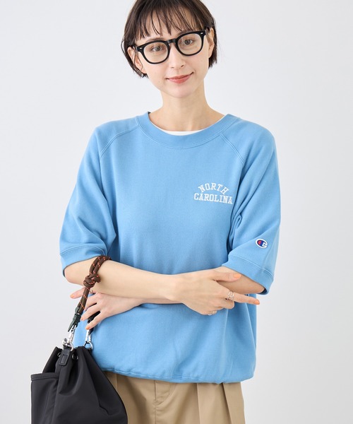 Champion(チャンピオン)の「【Champion/チャンピオン別注】アソートロゴボートネックハーフスリーブスウェットプルオーバー(Tシャツ/カットソー・レディース・ブラック/グレー系その他/サックスブルー/ライトグレー・FREE)」の4枚目の写真