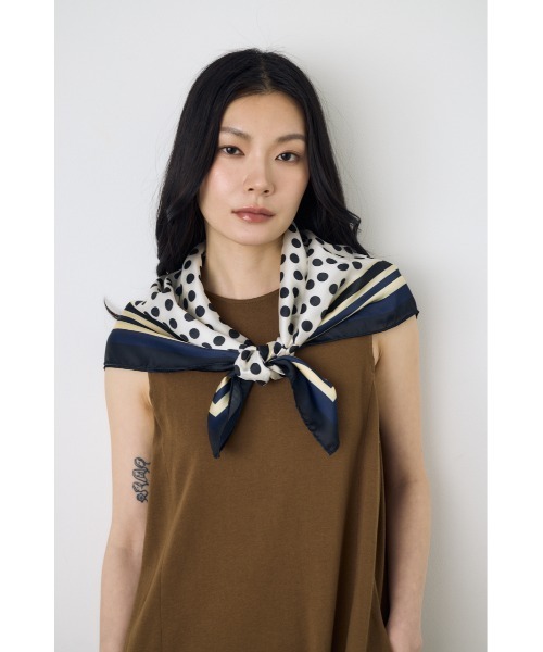 AZUL by moussy(アズールバイマウジー)の「ドットスカーフ(バンダナ/スカーフ・レディース・ホワイト系その他/ブラウン系その他・FREE)」の3枚目の写真
