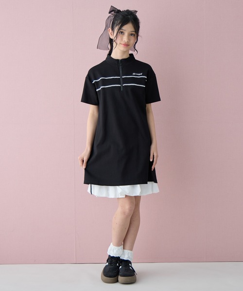 Amourire girl(アムリールガール)の「ハーフジップ レース ミニ丈 半袖 ワンピース(ワンピース・キッズ・サックスブルー/ブラック・140cm/150cm/160cm)」の3枚目の写真
