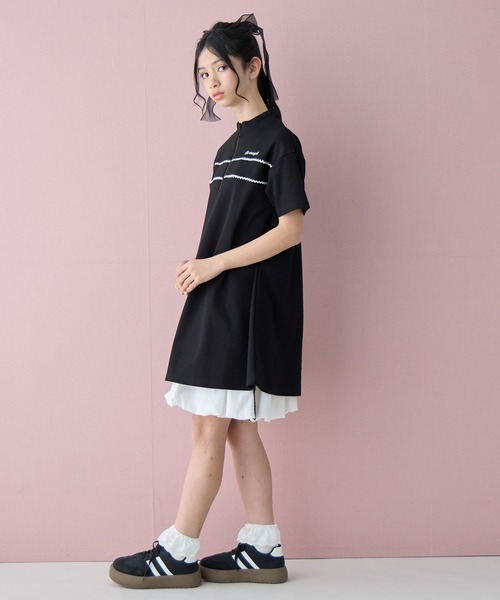 Amourire girl(アムリールガール)の「ハーフジップ レース ミニ丈 半袖 ワンピース(ワンピース・キッズ・サックスブルー/ブラック・140cm/150cm/160cm)」の5枚目の写真