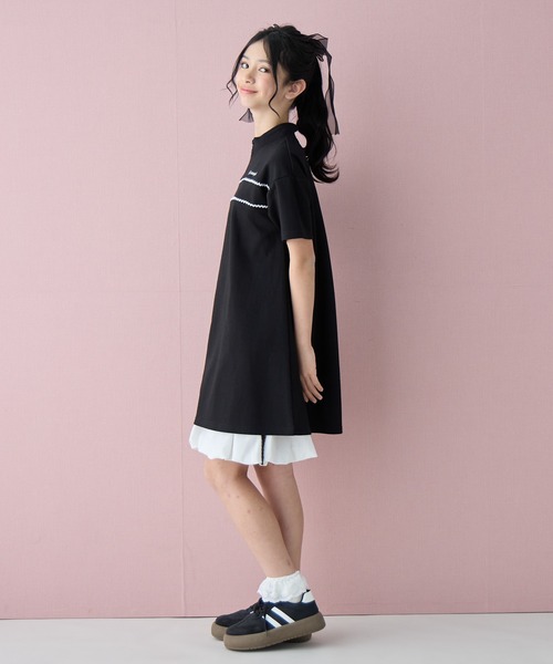 Amourire girl(アムリールガール)の「ハーフジップ レース ミニ丈 半袖 ワンピース(ワンピース・キッズ・サックスブルー/ブラック・140cm/150cm/160cm)」の6枚目の写真