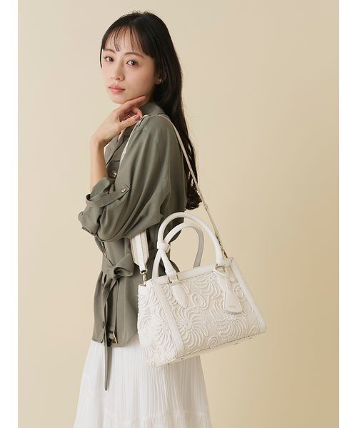 SNIDEL(スナイデル)の「バリエロゴバッグ(ハンドバッグ・レディース・アイボリー/ブラック/ブラウン・F)」の22枚目の写真