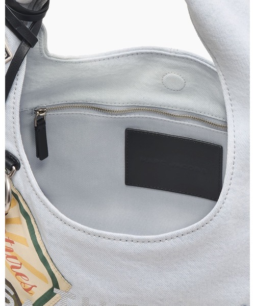 MARC JACOBS(マークジェイコブス)の「【新製品】THE CAMP PATCHWORK DENIM SACK BAG/ザ キャンプ パッチワーク デニム サック バッグ(ショルダーバッグ・レディース・ライトブルー・ONE SIZE)」の4枚目の写真