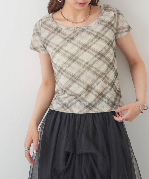 MAGASIN DE MODE Chou Chou(マガジンデモードシュシュ)の「【MAGASIN DE MODE Chou Chou】チェック柄ミニTシャツ 韓国 ピチT XNN(Tシャツ/カットソー・レディース・グレー/ライトブルー/ライトベージュ・FREE)」の4枚目の写真