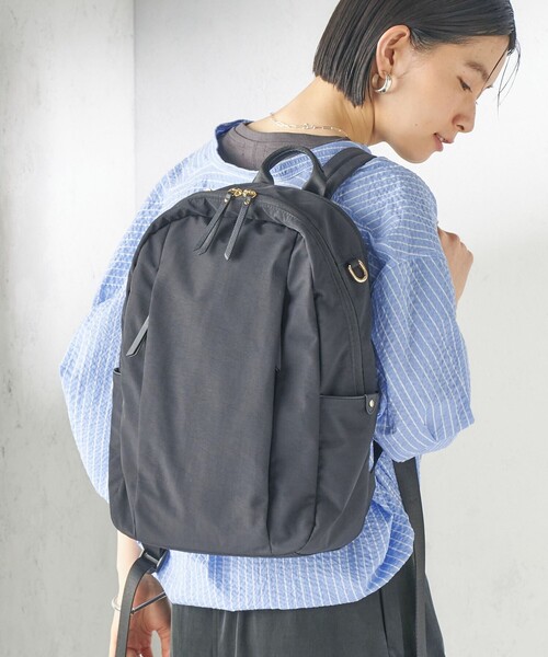 SHIPS（シップス）の「【WEB限定】Hyman Roth:〈撥水加工〉ナイロン バック パック（バックパック/リュック・レディース・ベージュ/ブラック・ONE SIZE）」の21枚目の写真