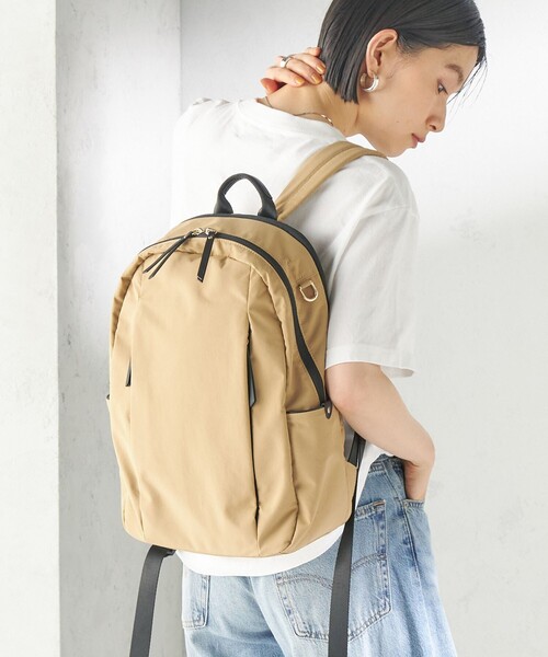 SHIPS（シップス）の「【WEB限定】Hyman Roth:〈撥水加工〉ナイロン バック パック（バックパック/リュック・レディース・ベージュ/ブラック・ONE SIZE）」の4枚目の写真