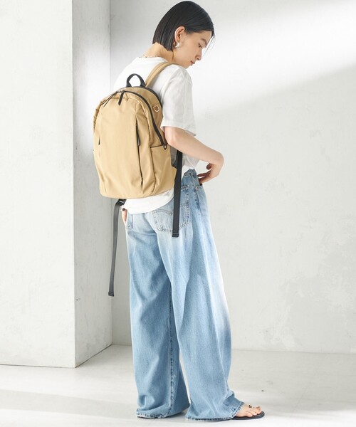 SHIPS（シップス）の「【WEB限定】Hyman Roth:〈撥水加工〉ナイロン バック パック（バックパック/リュック・レディース・ベージュ/ブラック・ONE SIZE）」の8枚目の写真