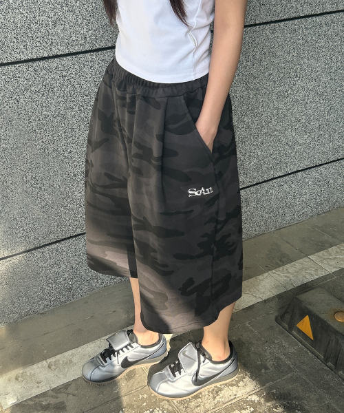 FUZZY SCAN（ファジスキャン）の「カモバミューダパンツチャコール（その他パンツ・レディース・チャコール・ONE SIZE/TWO）」の3枚目の写真