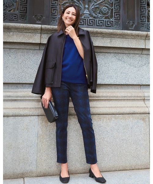 DoCLASSE（ ドゥクラッセ）の「ミラクルストレッチ・レギンスパンツ（その他パンツ・レディース・イエロー/サックスブルー/ペールイエロー/ネイビー/オリーブ/その他/レッド/ミント/ダークネイビー/パープル/ベージュ/ネイビー系1/イエローゴールド/ネイビー系2/ネイビー系/ブラック/ネイビー系3/ブルー/ボルドー/ホワイト×ブラック/ブルーグレー・17/15 /13/9/5/7/11）」の21枚目の写真