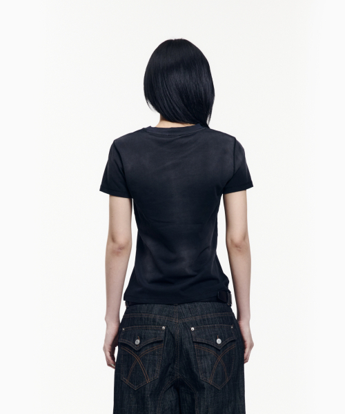 AAKAM(アーカム)の「ダストフェード CROS2 ハーフトップ (ブラック)(Tシャツ/カットソー・レディース・その他・1/2/3)」の6枚目の写真