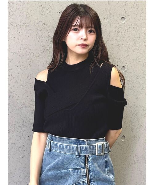 MURUA(ムルーア)の「クロスデザインハーフニット(ニット/セーター・レディース・ブラック/ブルー/オレンジ/アイボリー・FREE)」の2枚目の写真