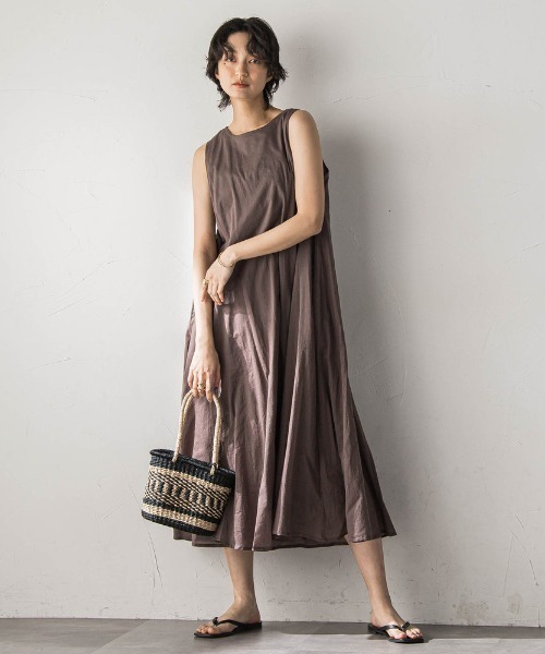 MAYSON GREY(メイソングレイ)の「綿ボイル前後2WAYノースリーブワンピース(ワンピース・レディース・チャコールグレー/グレー系その他/イエロー/レッド/ブラウン・M)」の4枚目の写真