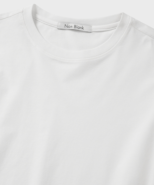 NONBLANK（ノンブランク）の「記者コットンクロップLSティーシャツ_WHITE（Tシャツ/カットソー・メンズ・ホワイト・MEDIUM/LARGE/X-LARGE）」の3枚目の写真