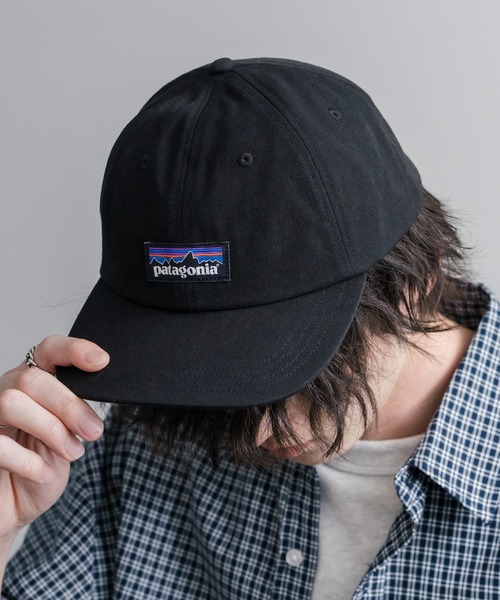 patagonia(パタゴニア)の「Patagonia パタゴニア P 6 LABEL TRAD CAP ワンポイントロゴコットンベースボールキャップ(キャップ・メンズ・ブラック・FREE)」の1枚目の写真