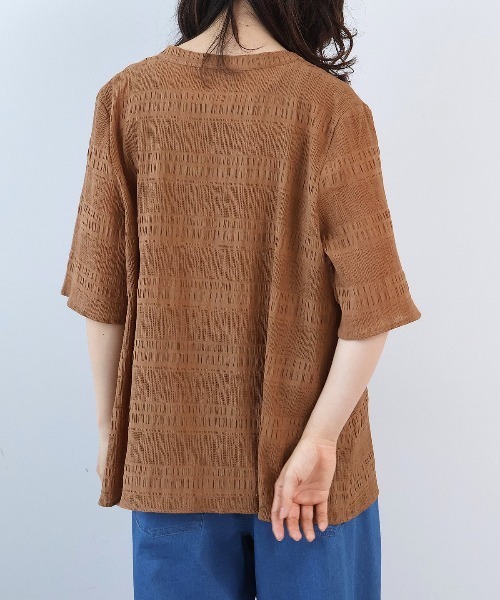 leswel(レスウェル)の「【M~5L】シャーリングドビーフロントフリルブラウス(シャツ/ブラウス・レディース・イエロー/ブラウン/ブラック・L/LL/3L/4L/5L/M)」の14枚目の写真