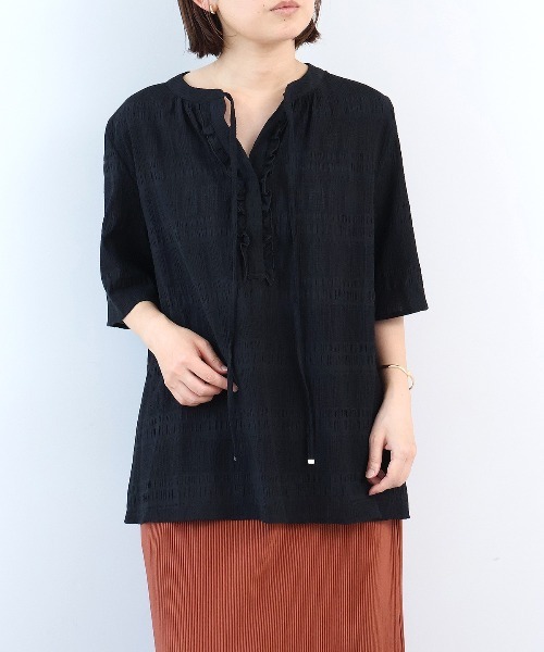 leswel(レスウェル)の「【M~5L】シャーリングドビーフロントフリルブラウス(シャツ/ブラウス・レディース・イエロー/ブラウン/ブラック・L/LL/3L/4L/5L/M)」の18枚目の写真