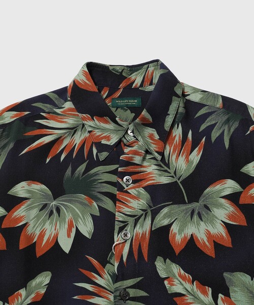 ADAM ET ROPE'(アダムエロペ)の「FLOWER PRINT S/S SHIRT(シャツ/ブラウス・メンズ・ネイビー・L/M/S)」の2枚目の写真