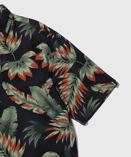 ADAM ET ROPE'(アダムエロペ)の「FLOWER PRINT S/S SHIRT(シャツ/ブラウス・メンズ・ネイビー・L/M/S)」の3枚目の写真