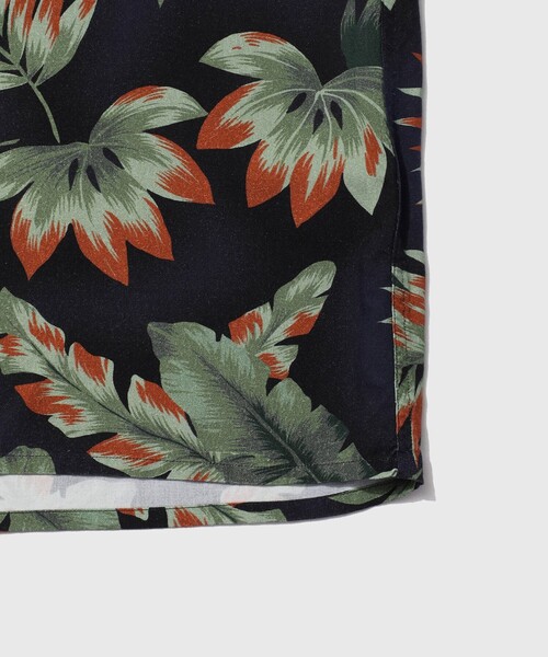 ADAM ET ROPE'(アダムエロペ)の「FLOWER PRINT S/S SHIRT(シャツ/ブラウス・メンズ・ネイビー・L/M/S)」の4枚目の写真