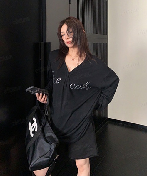 Dalfwin（ダールフィン）の「韓国ファッション RicecakeラインストーンロゴVネックヘンリーネック長袖Tシャツ（Tシャツ/カットソー・レディース・ブラック/ホワイト/グレー・FREE）」の2枚目の写真