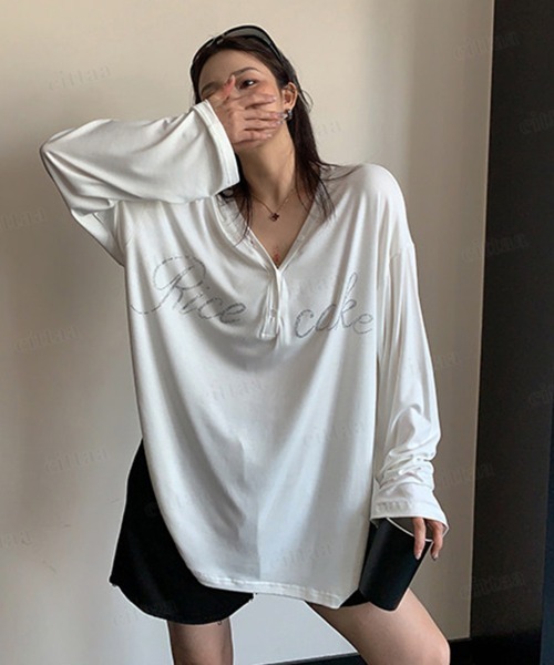 Dalfwin（ダールフィン）の「韓国ファッション RicecakeラインストーンロゴVネックヘンリーネック長袖Tシャツ（Tシャツ/カットソー・レディース・ブラック/ホワイト/グレー・FREE）」の5枚目の写真
