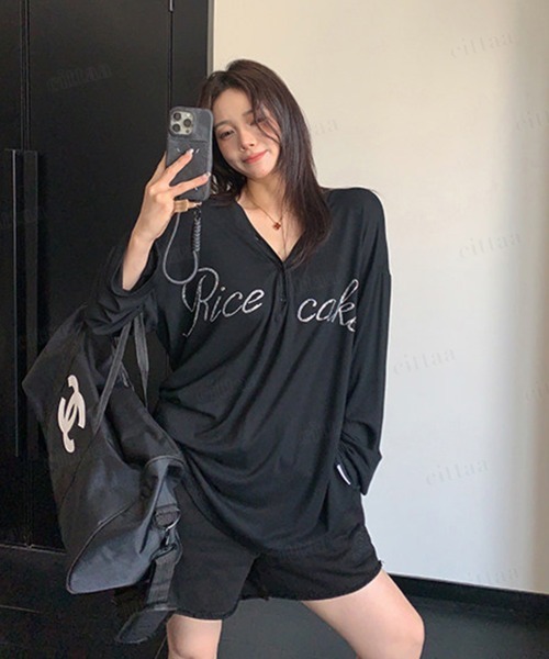 Dalfwin（ダールフィン）の「韓国ファッション RicecakeラインストーンロゴVネックヘンリーネック長袖Tシャツ（Tシャツ/カットソー・レディース・ブラック/ホワイト/グレー・FREE）」の13枚目の写真