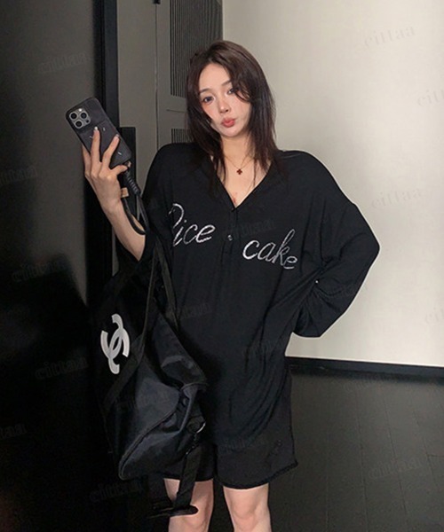 Dalfwin（ダールフィン）の「韓国ファッション RicecakeラインストーンロゴVネックヘンリーネック長袖Tシャツ（Tシャツ/カットソー・レディース・ブラック/ホワイト/グレー・FREE）」の14枚目の写真