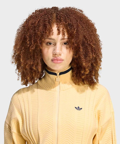 adidas(アディダス)の「ファイヤーバード ケーブルニットトラックトップ / ジャージ / トラックジャケット / アディダスオリジナルス adidas Originals(ジャージ・レディース・ライトイエロー/レッド/ブルー・MEDIUM/XX-LARGE/SMALL/LARGE/X-SMALL/X-LARGE)」の10枚目の写真