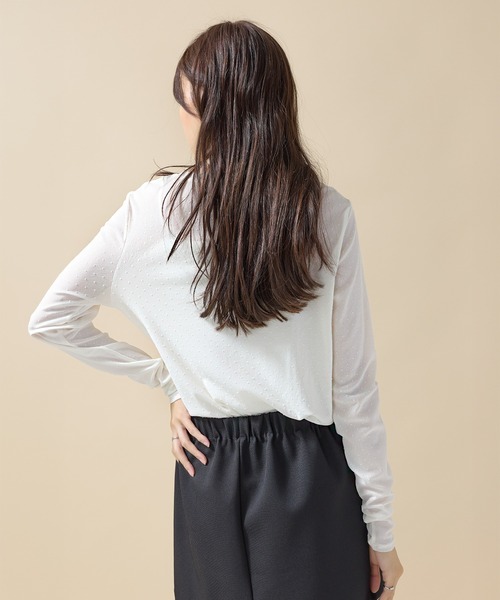 en CAnAF(エンカナフ)の「【華やかなドットが映える】フロッキードットシアークルーネックプルオーバー(Tシャツ/カットソー・レディース・ブラック/ホワイト/チャコールグレー・フリー)」の19枚目の写真